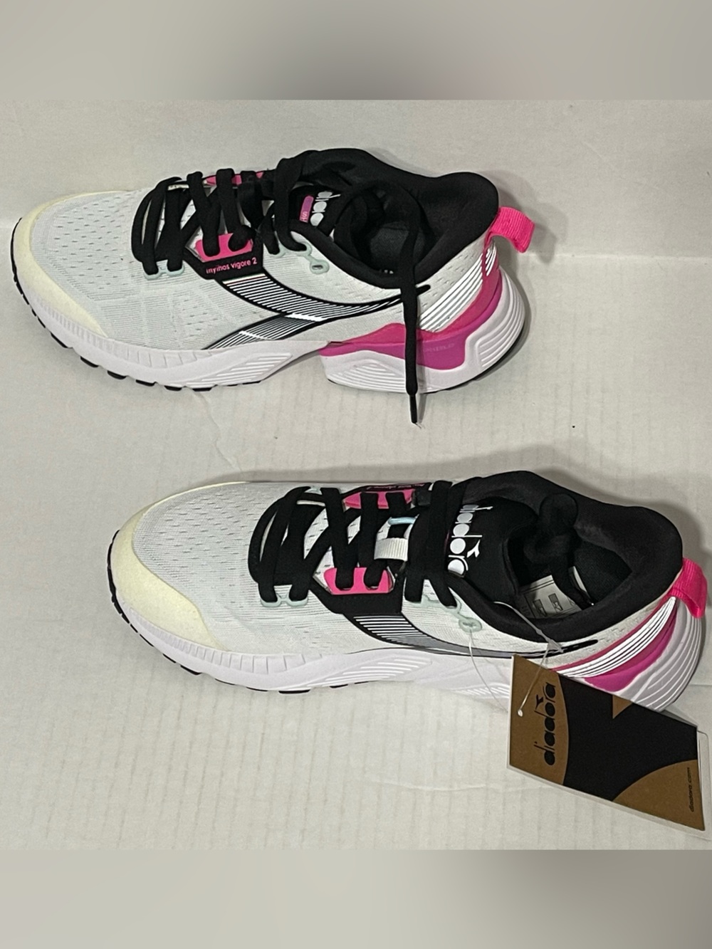 Diadora Mythos Blueshield Vigore 2 - Women’s 7.5 -  White/Pink Fluorescent - NIB - Picture 3 of 8